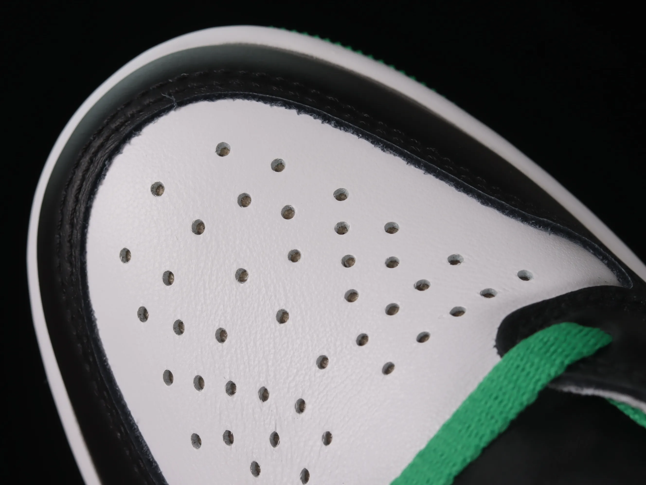 All Categories Air Jordan Jordan Series Basketball Shoes Air Jordan 1 High Made in Guangdong Pure Original Air Jordan 1 High OG "Lucky Green" AJ1 Joe 1 Celtics Black Green Toe DZ5485-031